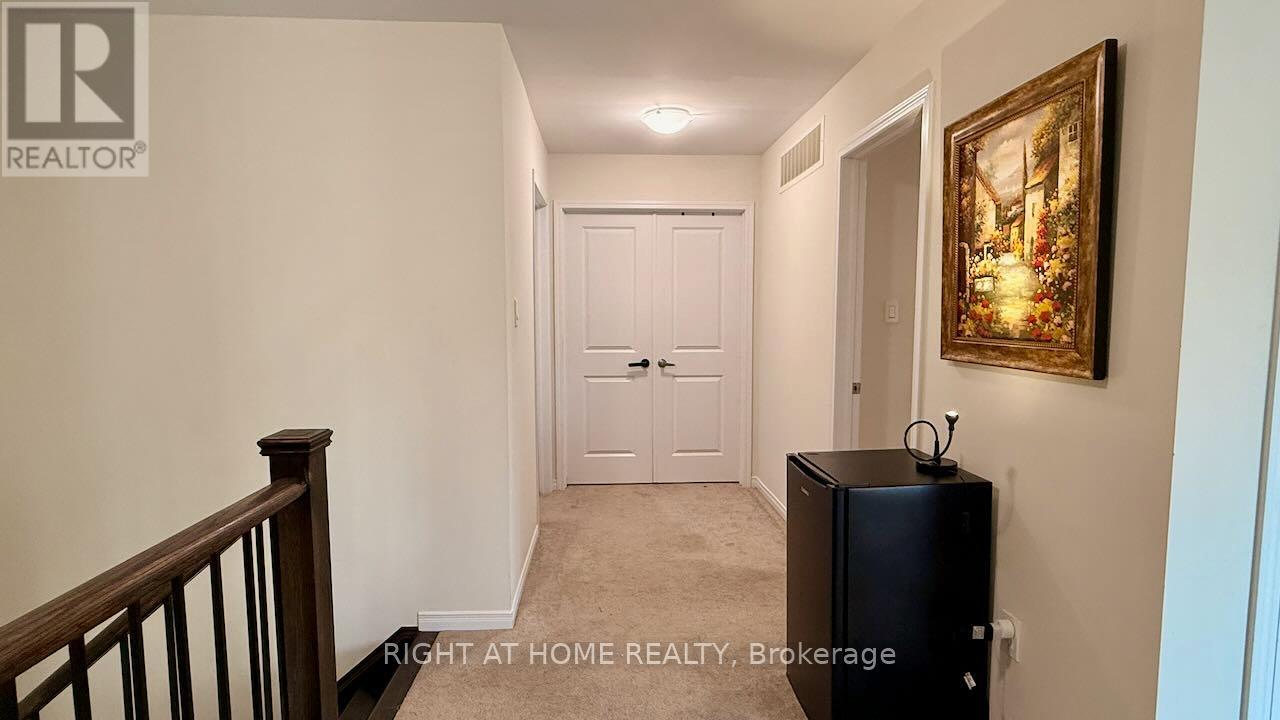 52 Royal Coachman Way, Hamilton, Ontario  L8J 0M2 - Photo 32 - X12412103