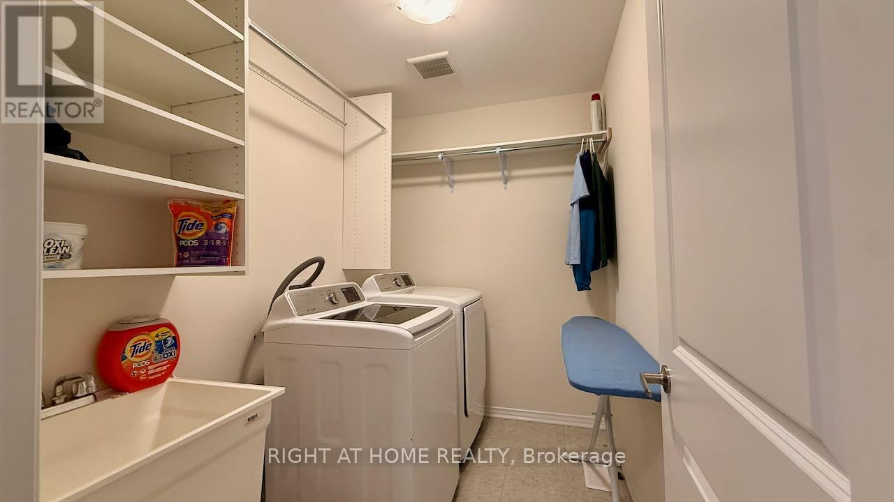 52 Royal Coachman Way, Hamilton, Ontario  L8J 0M2 - Photo 34 - X12412103
