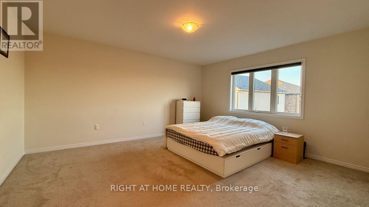 52 Royal Coachman Way, Hamilton, Ontario  L8J 0M2 - Photo 37 - X12412103