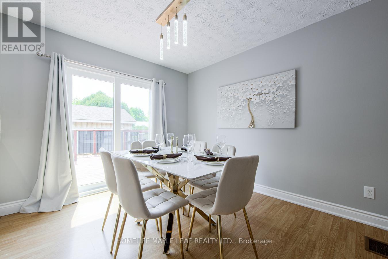 689 Macyoung Drive W, Kincardine, Ontario  N2Z 1T1 - Photo 11 - X12412115