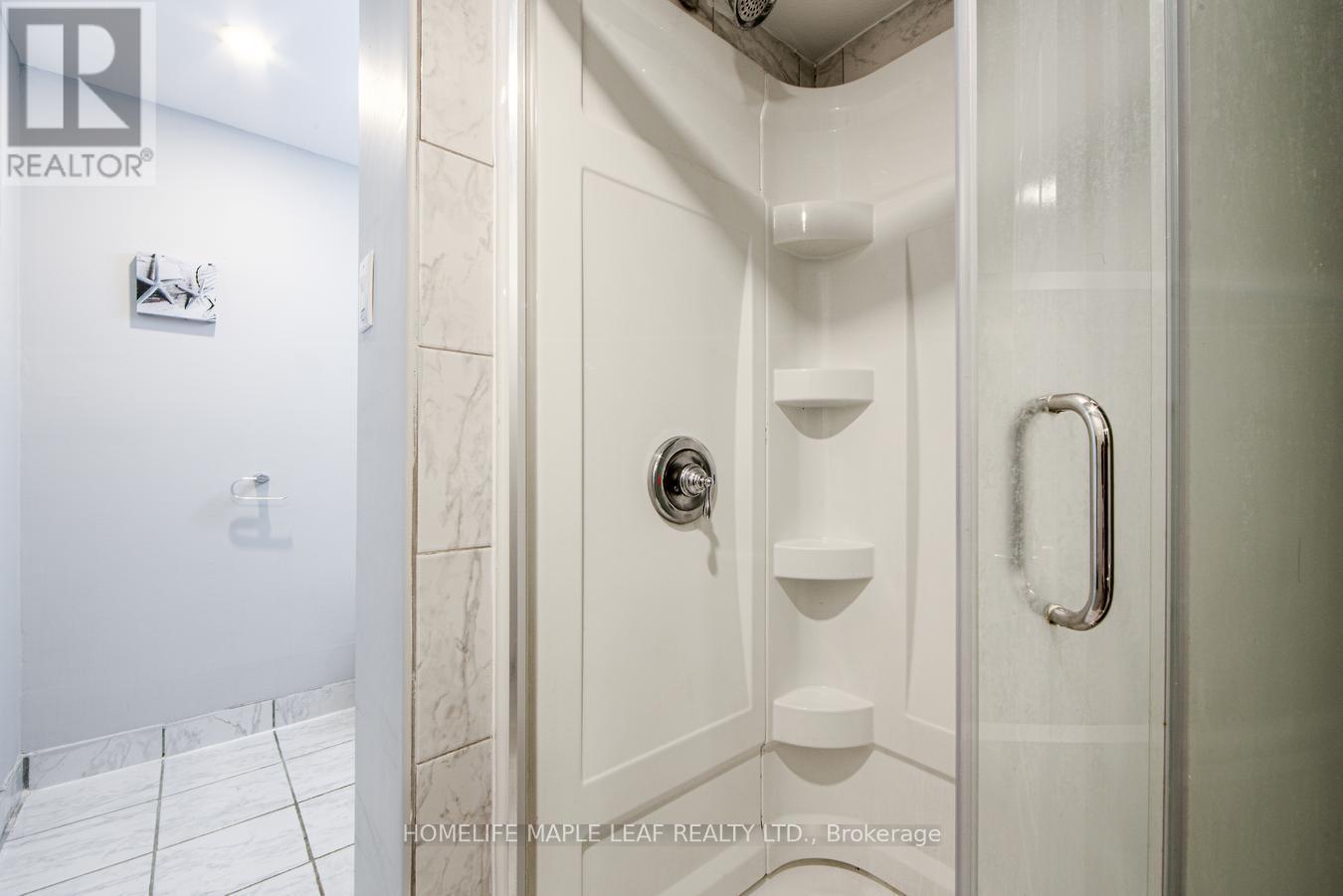 689 Macyoung Drive W, Kincardine, Ontario  N2Z 1T1 - Photo 38 - X12412115