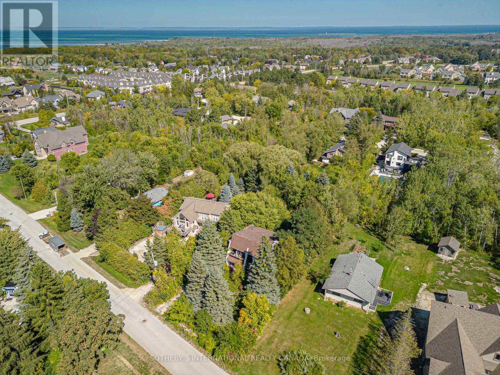 119 Lucille Wheeler Crescent N, Blue Mountains, Ontario  L9Y 0P7 - Photo 3 - X12412116