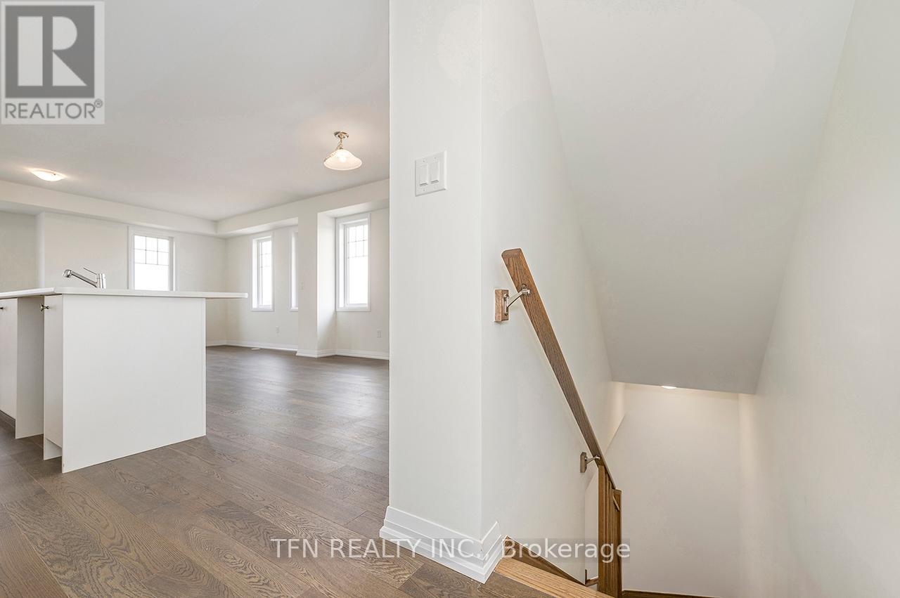 40 Norwich Crescent, Haldimand, Ontario  N3W 0J4 - Photo 8 - X12412119