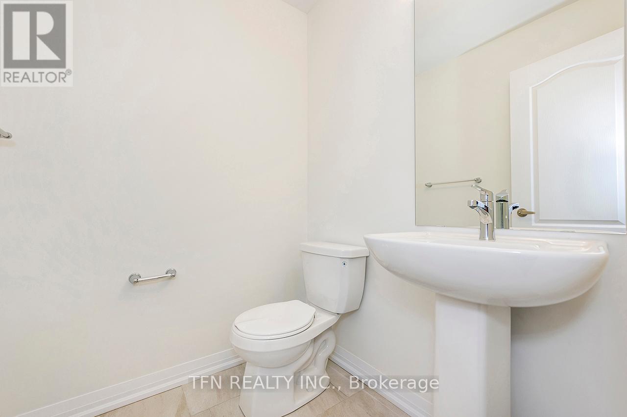 40 Norwich Crescent, Haldimand, Ontario  N3W 0J4 - Photo 9 - X12412119