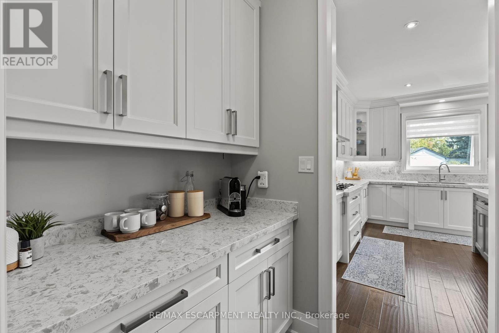 44 Leckie Avenue, Hamilton, Ontario  L8J 2S7 - Photo 14 - X12412134
