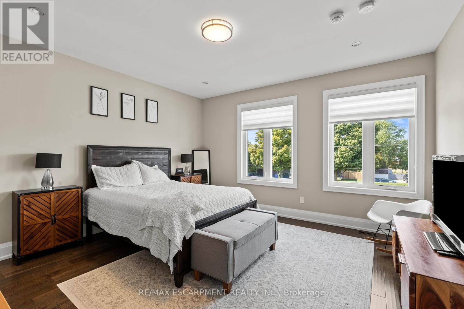 44 Leckie Avenue, Hamilton, Ontario  L8J 2S7 - Photo 23 - X12412134