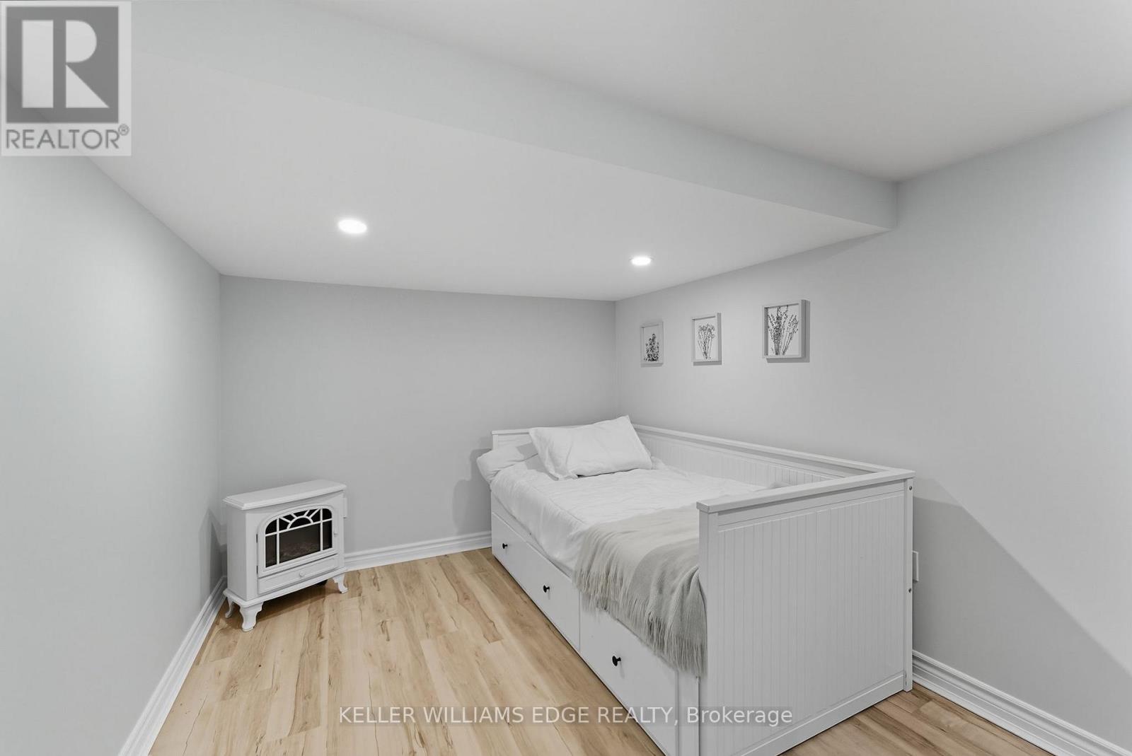 239 East 22nd Street, Hamilton, Ontario  L8V 2V8 - Photo 20 - X12412144