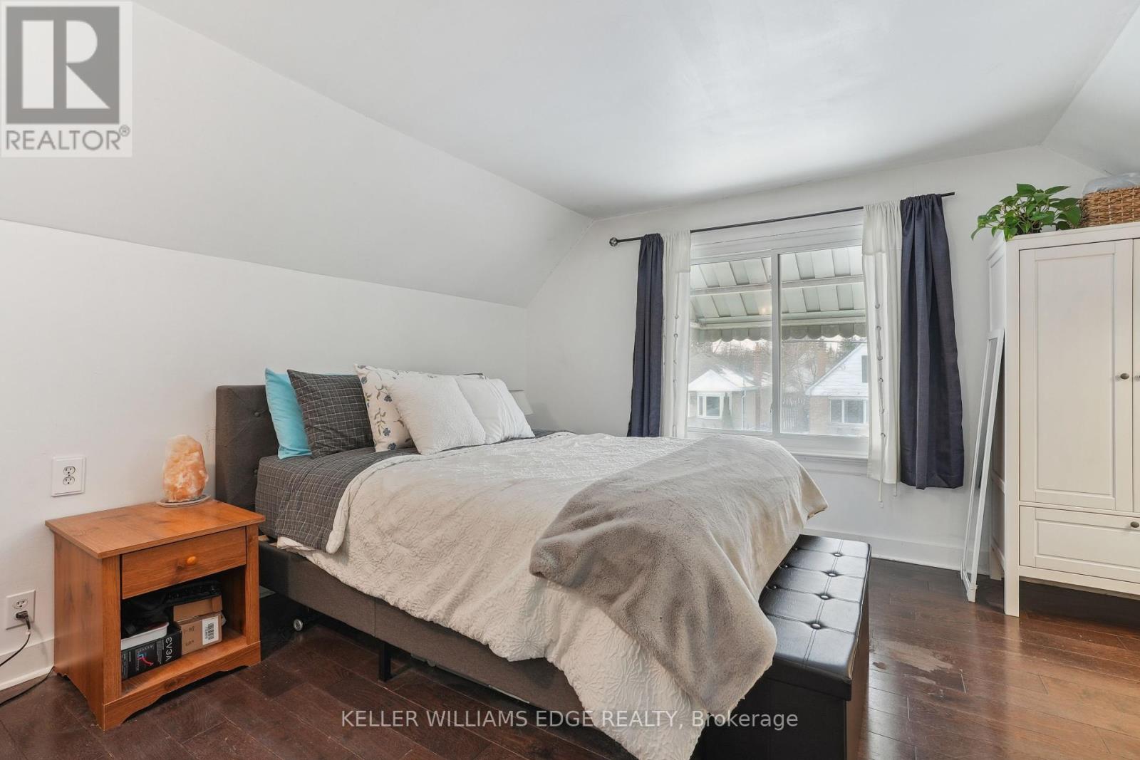 239 East 22nd Street, Hamilton, Ontario  L8V 2V8 - Photo 32 - X12412144