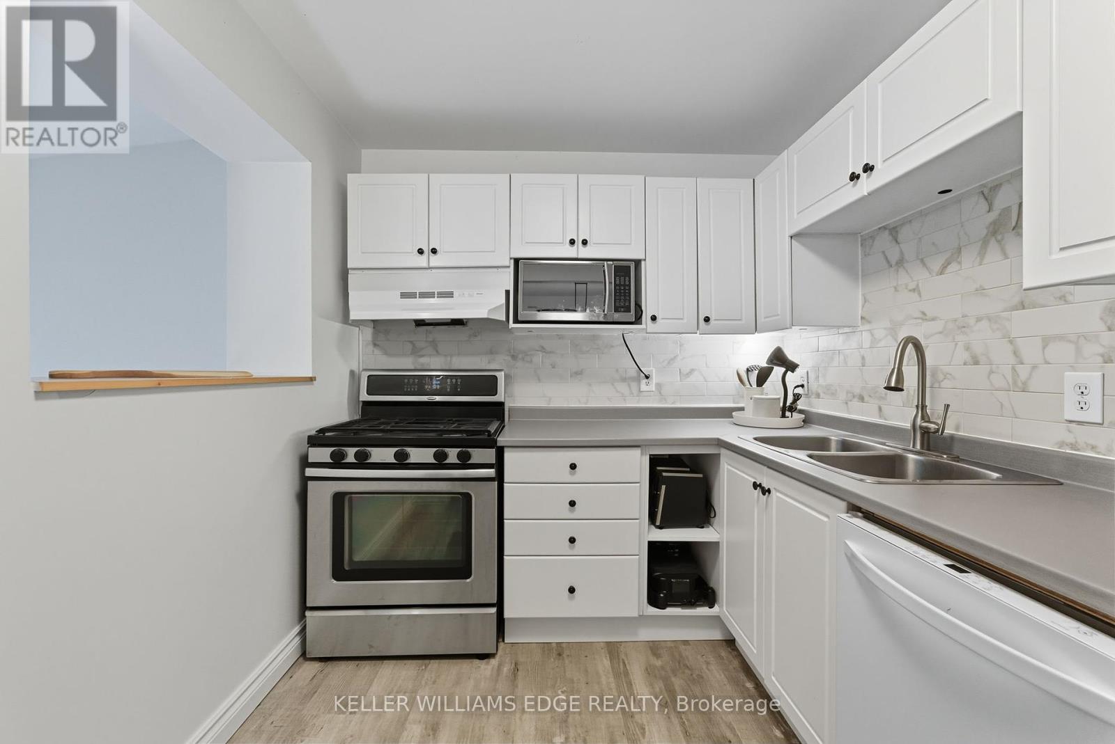 239 East 22nd Street, Hamilton, Ontario  L8V 2V8 - Photo 6 - X12412144