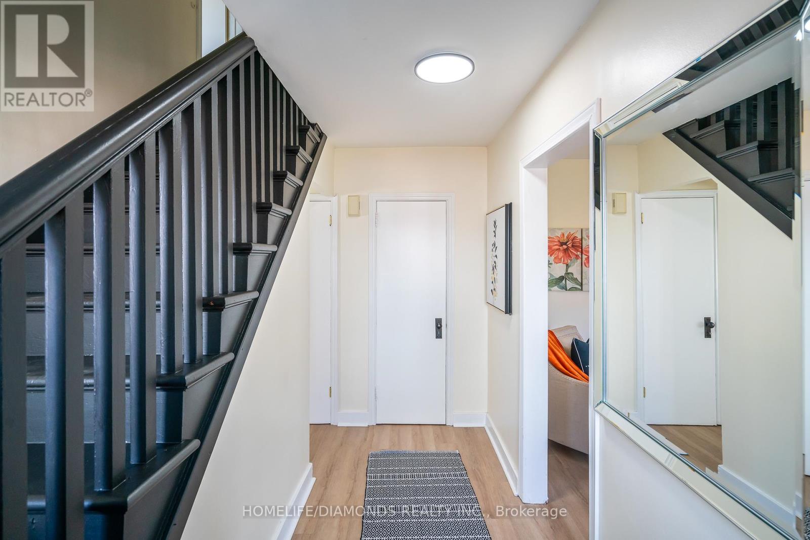 5782 Byng Avenue, Niagara Falls, Ontario  L2G 5E2 - Photo 6 - X12412149