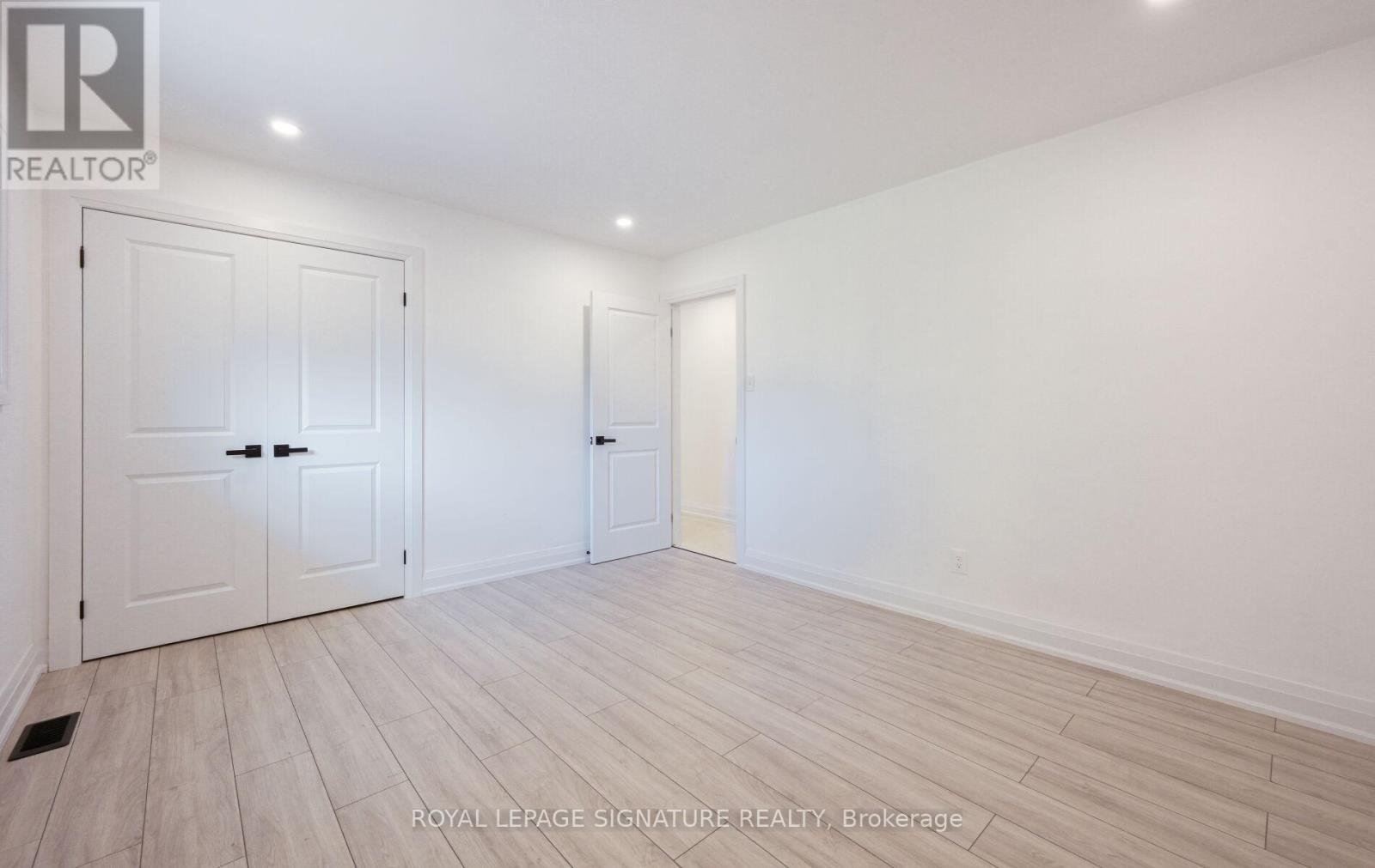 262 Barton Street, Hamilton, Ontario  L8E 2K5 - Photo 16 - X12412154