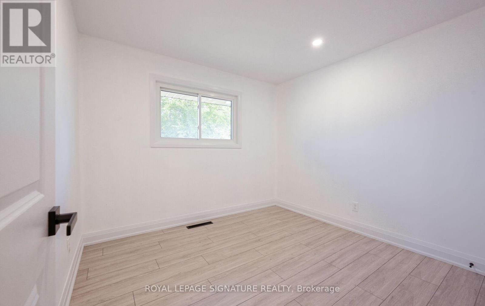 262 Barton Street, Hamilton, Ontario  L8E 2K5 - Photo 18 - X12412154