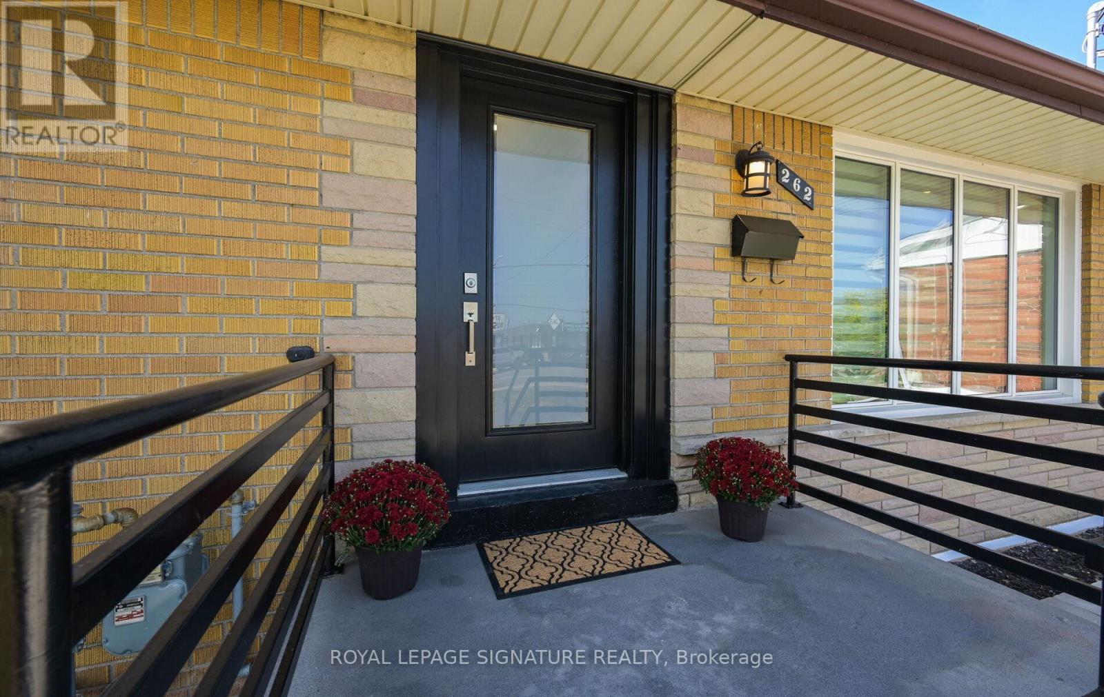 262 Barton Street, Hamilton, Ontario  L8E 2K5 - Photo 2 - X12412154