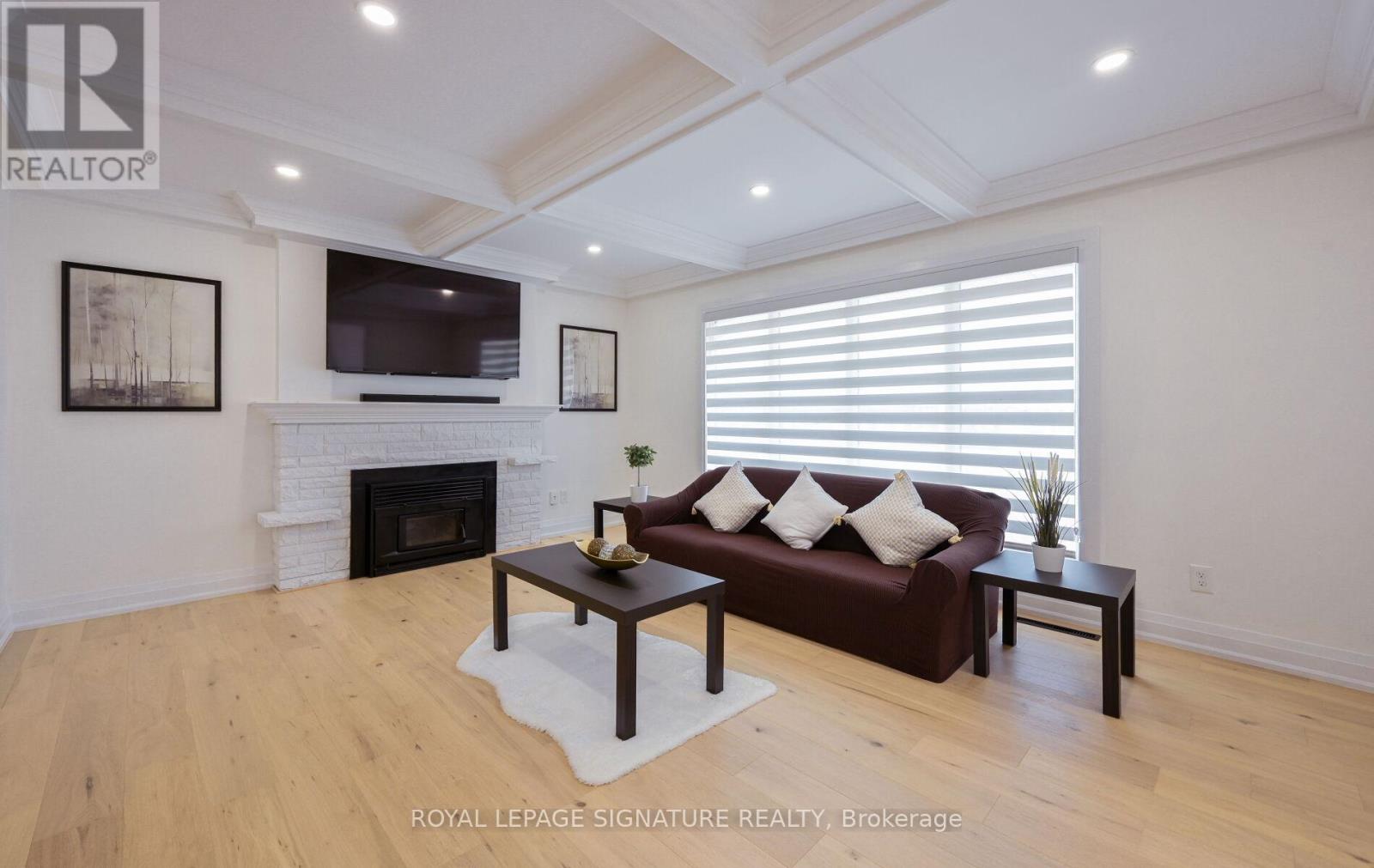 262 Barton Street, Hamilton, Ontario  L8E 2K5 - Photo 4 - X12412154