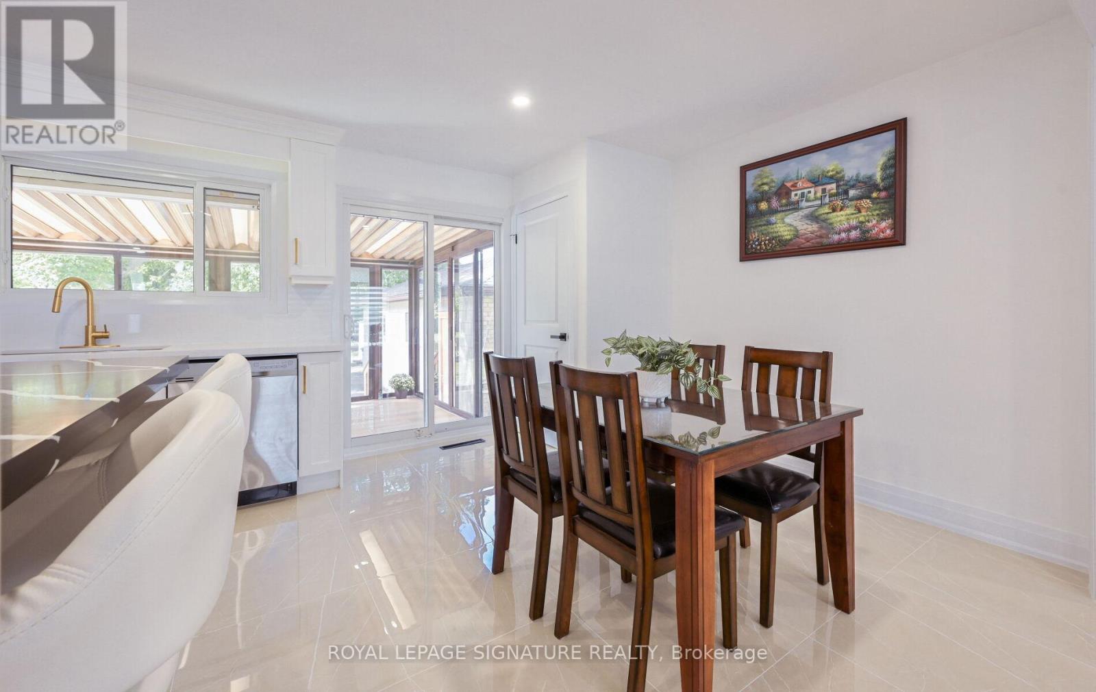 262 Barton Street, Hamilton, Ontario  L8E 2K5 - Photo 6 - X12412154
