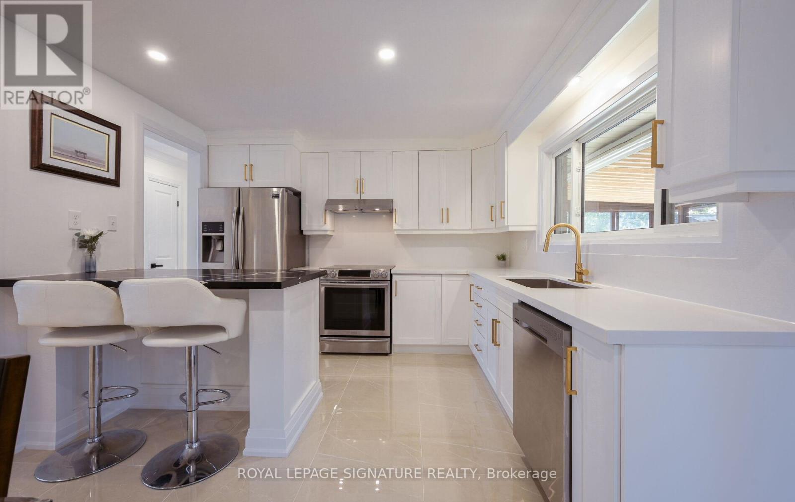 262 Barton Street, Hamilton, Ontario  L8E 2K5 - Photo 8 - X12412154