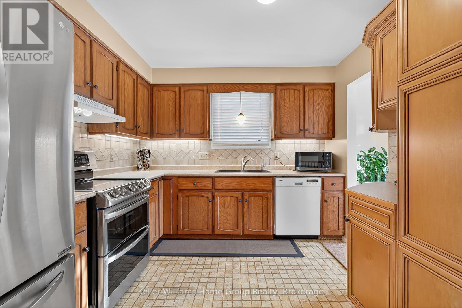 114 Dovercliffe Road, Guelph, Ontario  N1G 3A6 - Photo 7 - X12412401