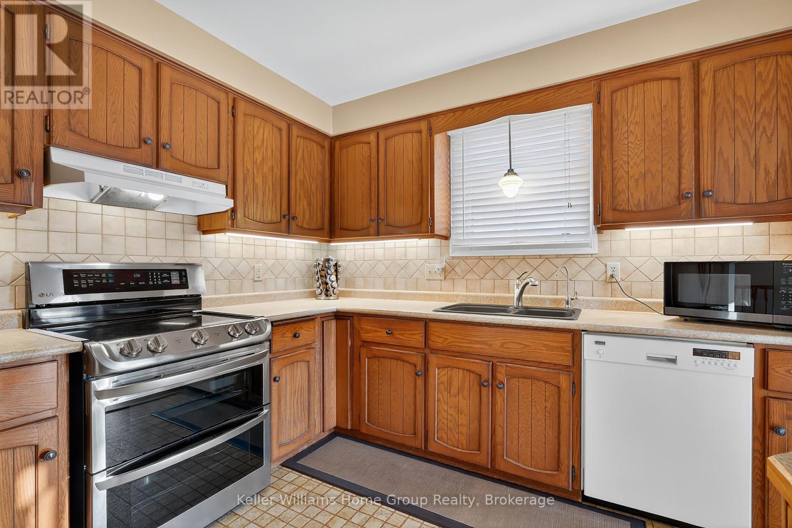 114 Dovercliffe Road, Guelph, Ontario  N1G 3A6 - Photo 8 - X12412401
