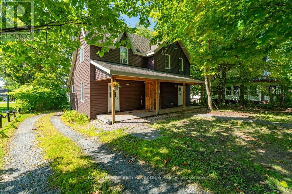 32 Waubeek Street, Parry Sound, Ontario  P2A 1C2 - Photo 1 - X12412443
