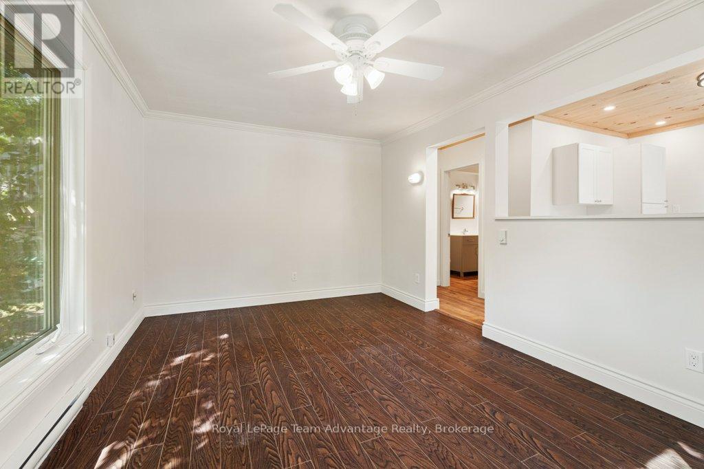 32 Waubeek Street, Parry Sound, Ontario  P2A 1C2 - Photo 14 - X12412443