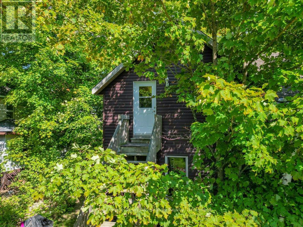 32 Waubeek Street, Parry Sound, Ontario  P2A 1C2 - Photo 26 - X12412443