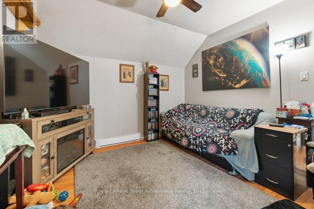 32 Waubeek Street, Parry Sound, Ontario  P2A 1C2 - Photo 29 - X12412443