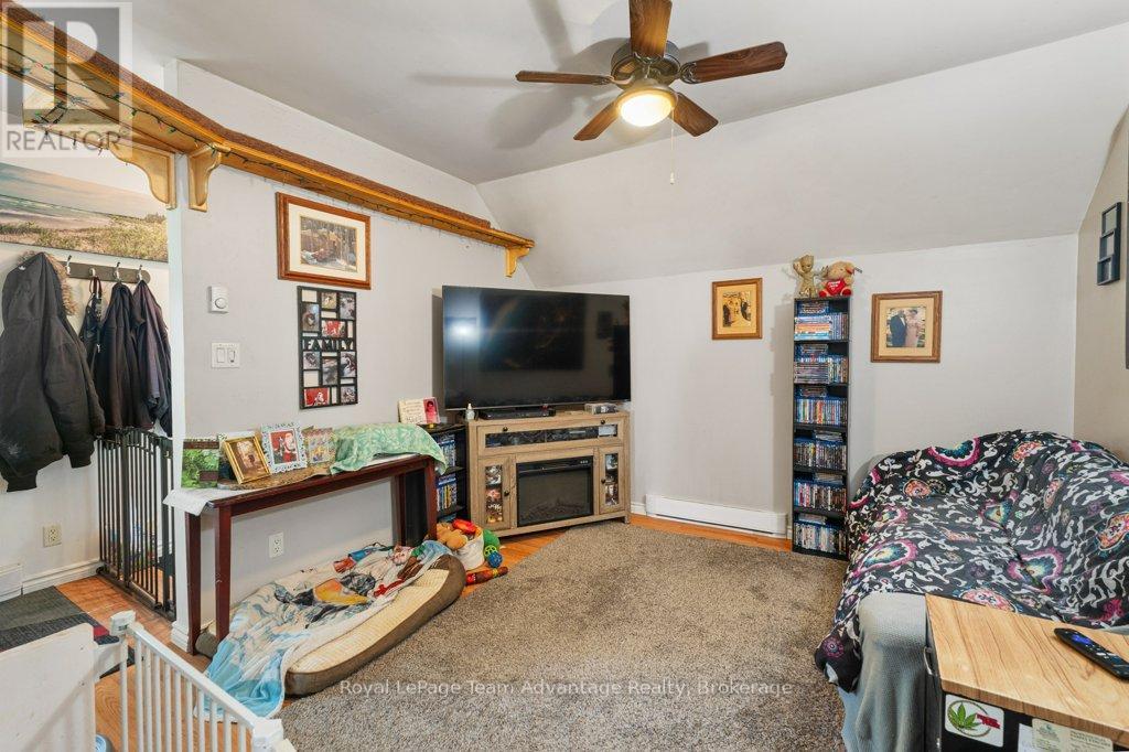 32 Waubeek Street, Parry Sound, Ontario  P2A 1C2 - Photo 30 - X12412443