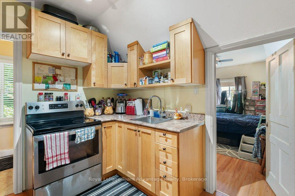 32 Waubeek Street, Parry Sound, Ontario  P2A 1C2 - Photo 31 - X12412443