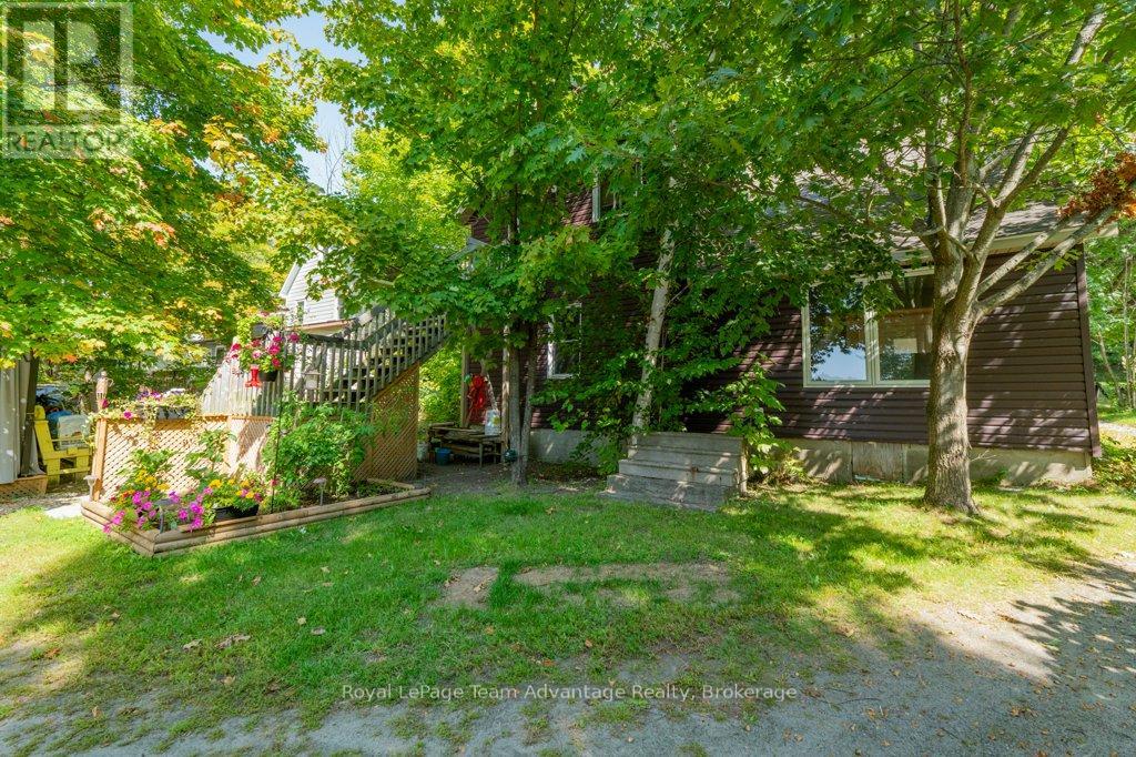 32 Waubeek Street, Parry Sound, Ontario  P2A 1C2 - Photo 8 - X12412443