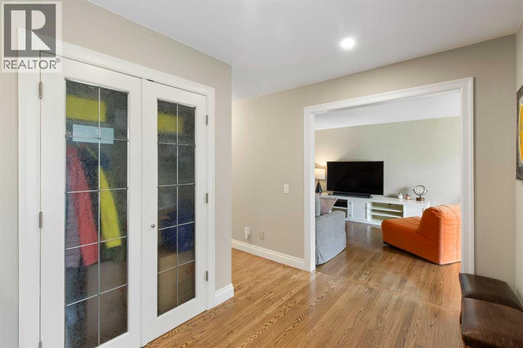 Property at 152 Lake Mead Crescent SE image 3