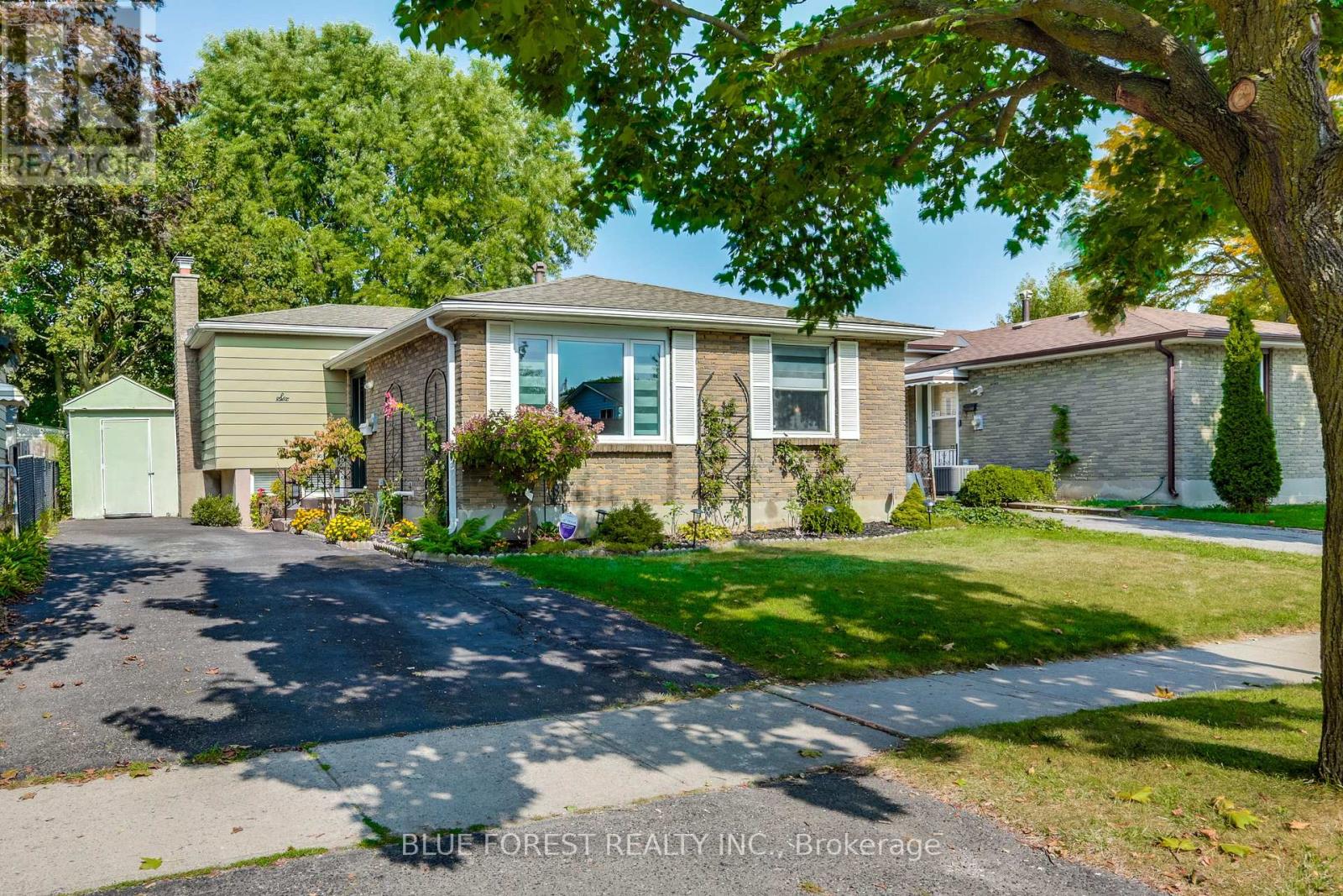 6 Ashbury Avenue, London South, Ontario  N6E 1S8 - Photo 1 - X12412406