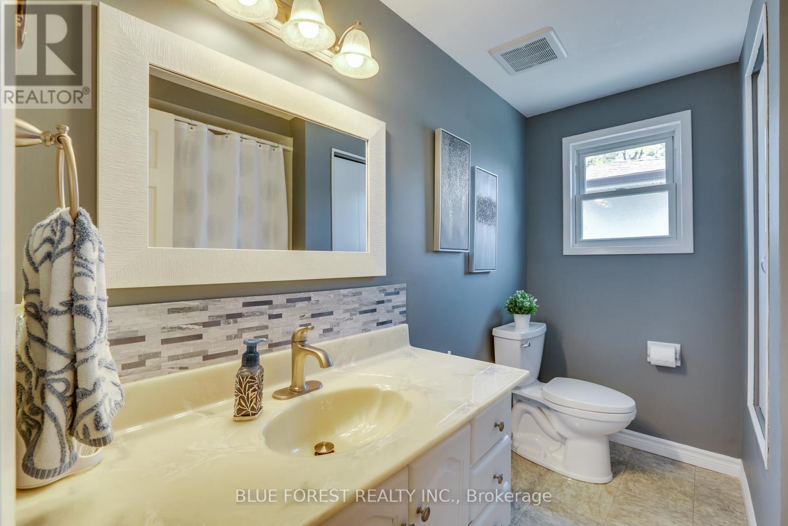 6 Ashbury Avenue, London South, Ontario  N6E 1S8 - Photo 15 - X12412406