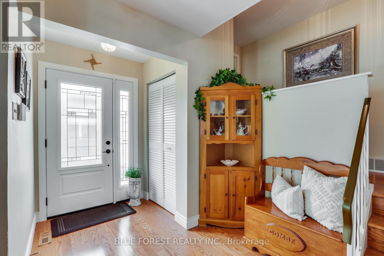 6 Ashbury Avenue, London South, Ontario  N6E 1S8 - Photo 3 - X12412406