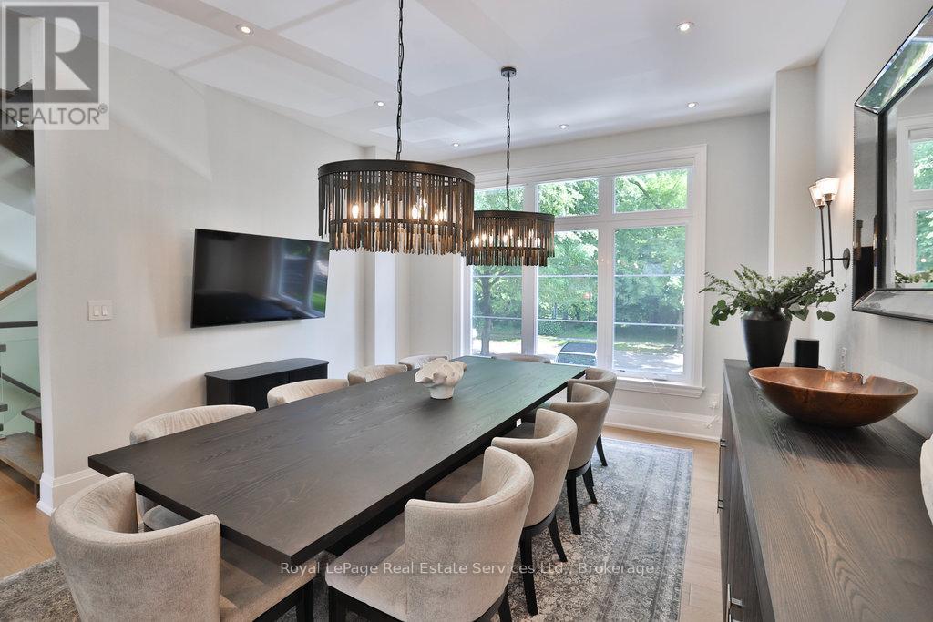 182 Charnwood Drive, Oakville, Ontario  L6J 5H1 - Photo 13 - W12412454