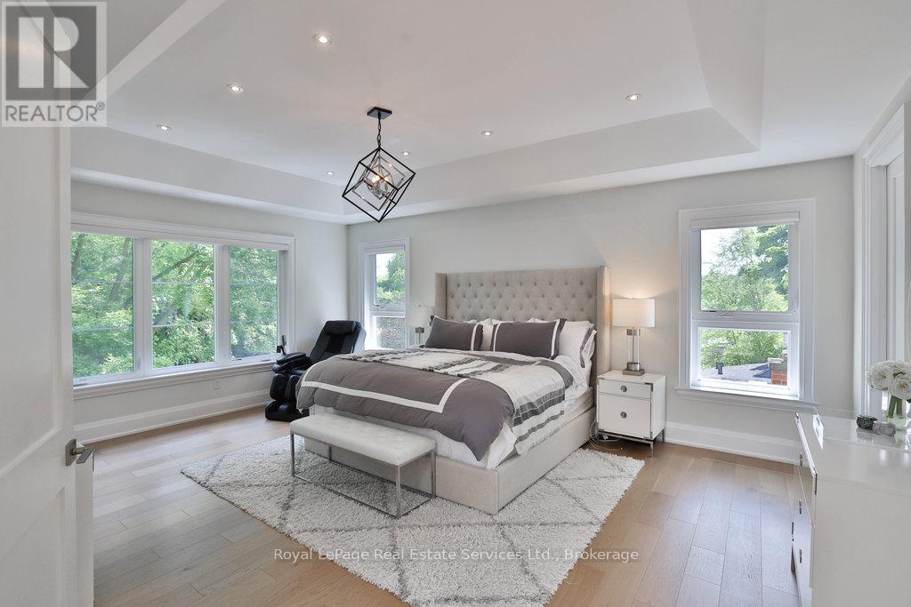182 Charnwood Drive, Oakville, Ontario  L6J 5H1 - Photo 22 - W12412454