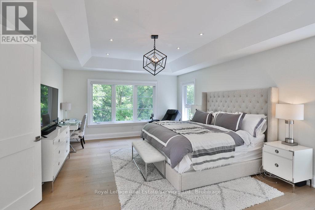 182 Charnwood Drive, Oakville, Ontario  L6J 5H1 - Photo 23 - W12412454