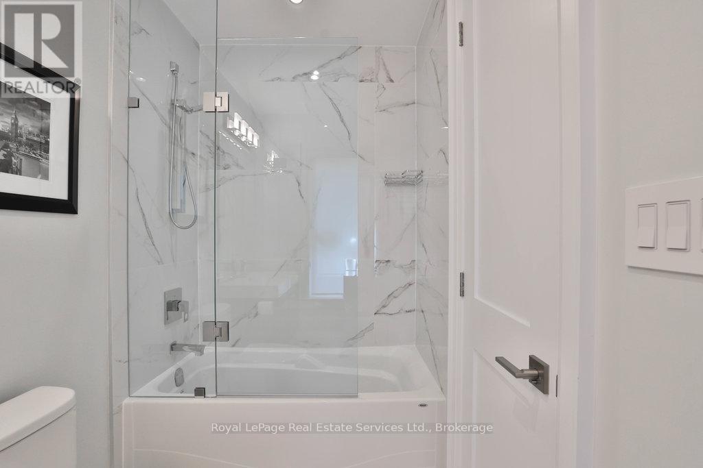 182 Charnwood Drive, Oakville, Ontario  L6J 5H1 - Photo 31 - W12412454