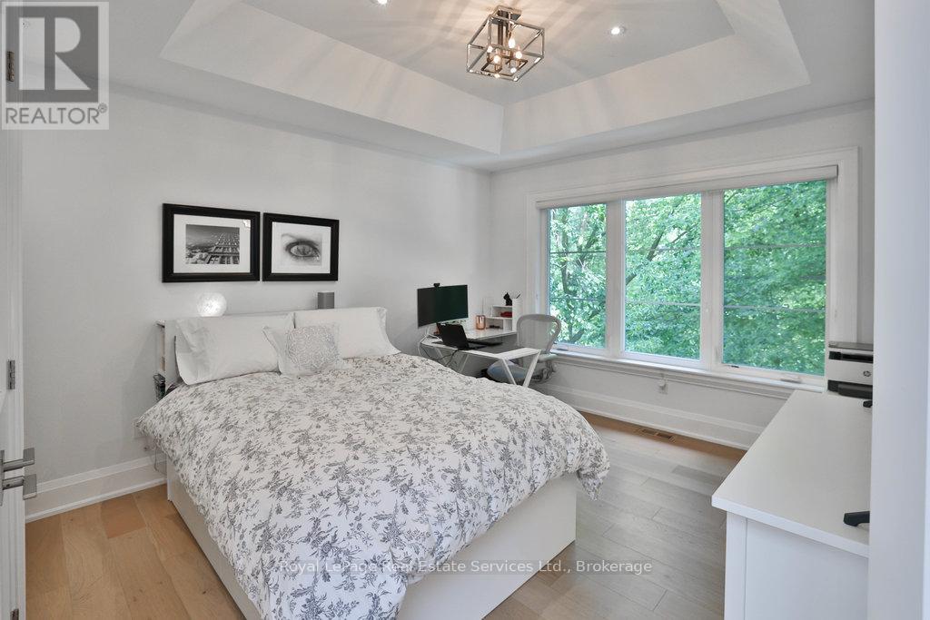 182 Charnwood Drive, Oakville, Ontario  L6J 5H1 - Photo 32 - W12412454