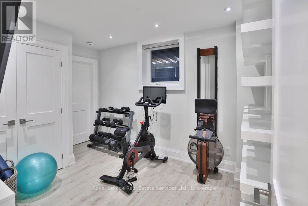 182 Charnwood Drive, Oakville, Ontario  L6J 5H1 - Photo 38 - W12412454