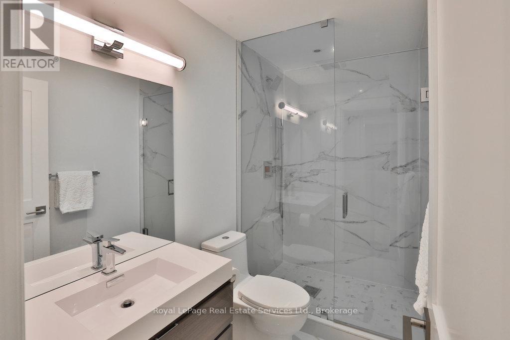 182 Charnwood Drive, Oakville, Ontario  L6J 5H1 - Photo 39 - W12412454