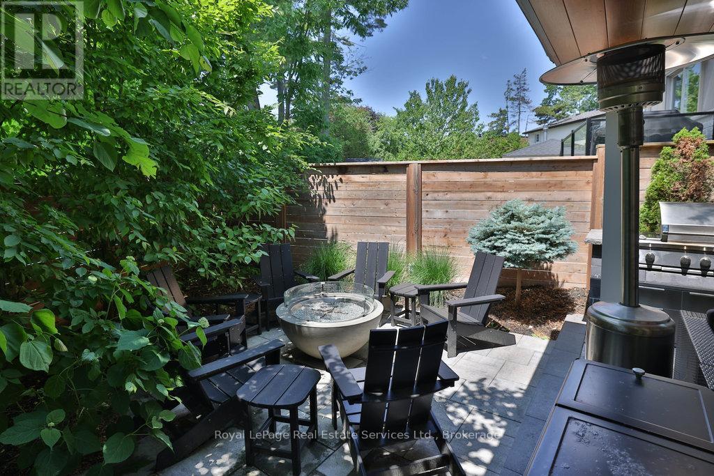 182 Charnwood Drive, Oakville, Ontario  L6J 5H1 - Photo 43 - W12412454