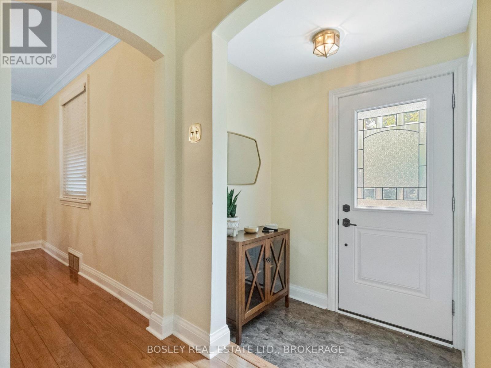10 Cameron Road, St. Catharines, Ontario  L2P 3E2 - Photo 5 - X12412374