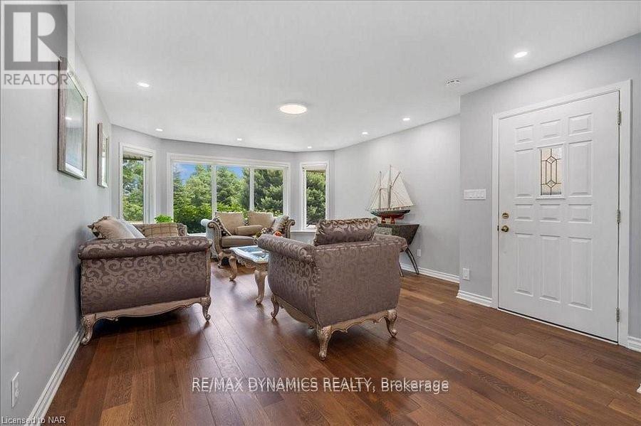 15842 Niagara River Parkway E, Niagara-On-The-Lake, Ontario  L0S 1J0 - Photo 11 - X12412389