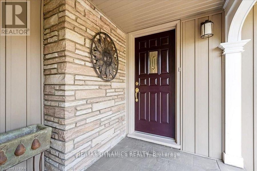 15842 Niagara River Parkway E, Niagara-On-The-Lake, Ontario  L0S 1J0 - Photo 6 - X12412389