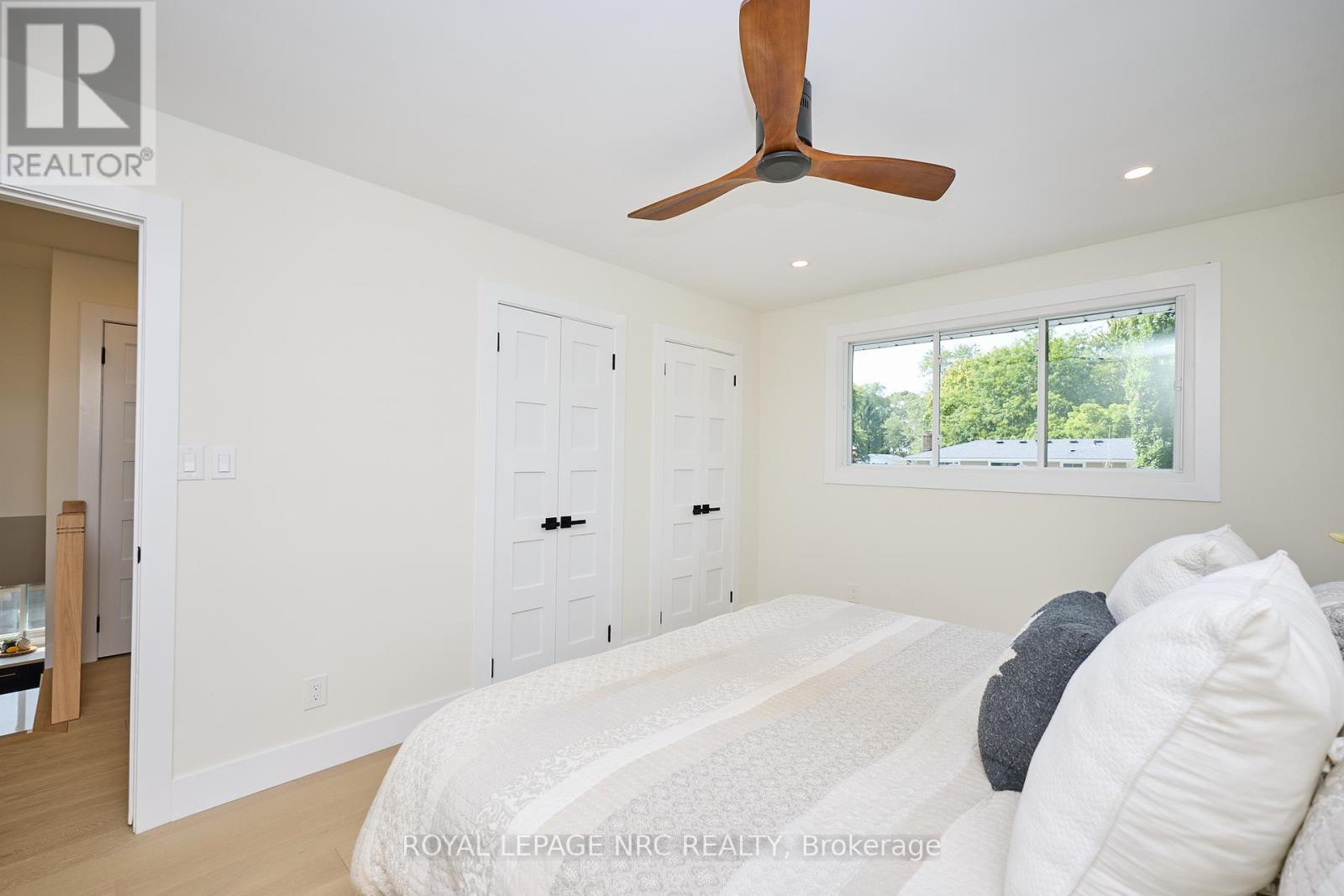 10 Willowdale Court, Pelham, Ontario  L0S 1E2 - Photo 33 - X12412429