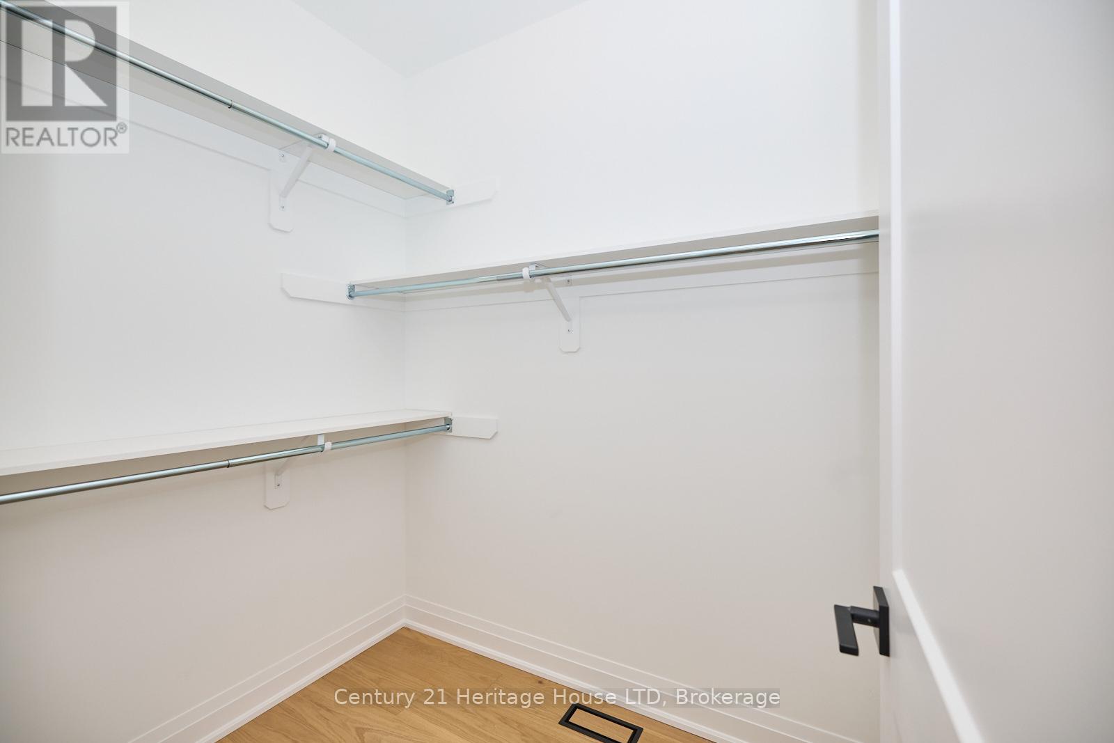 4 Meteor Street, St. Catharines, Ontario  L2S 2T1 - Photo 17 - X12412455