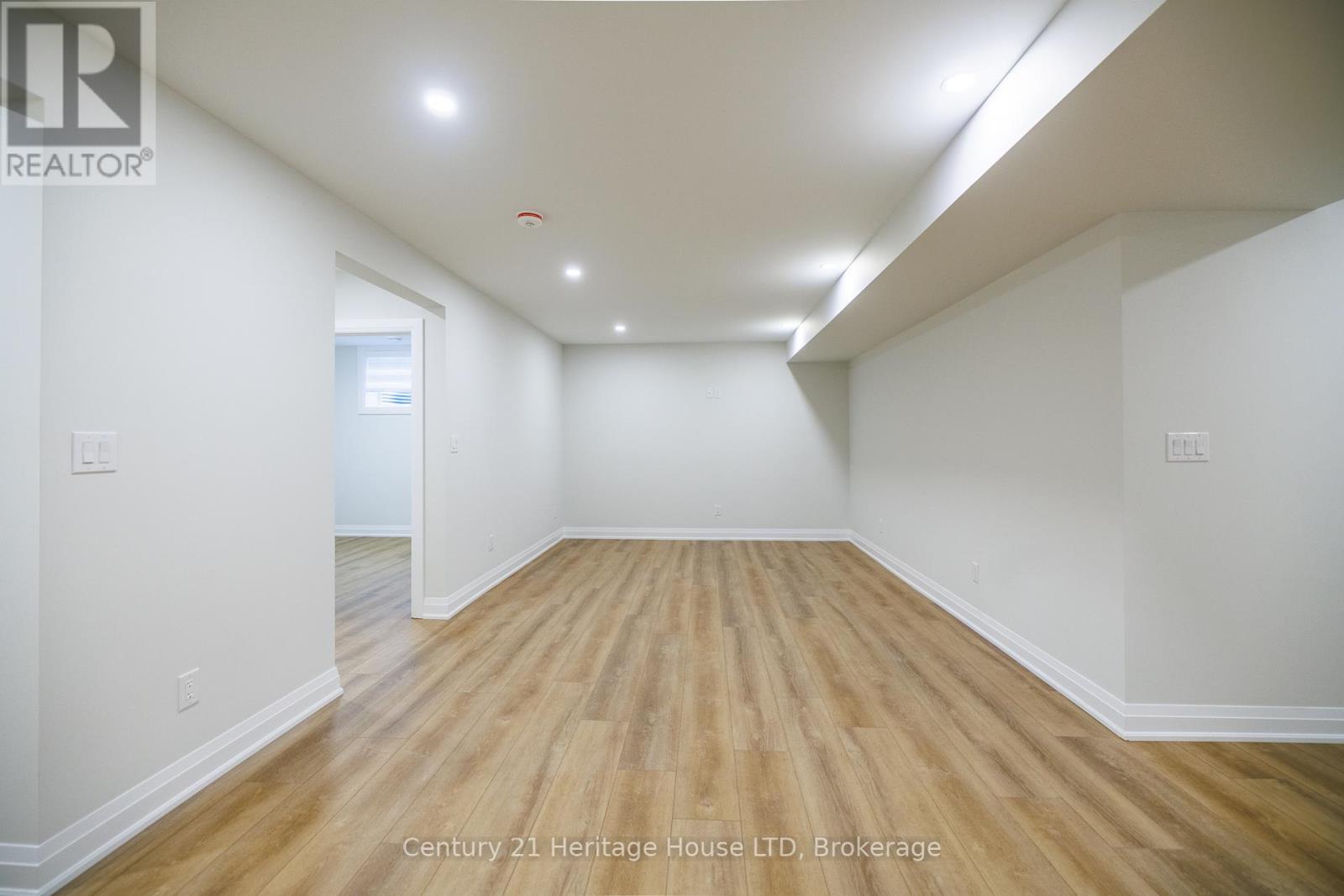 4 Meteor Street, St. Catharines, Ontario  L2S 2T1 - Photo 35 - X12412455