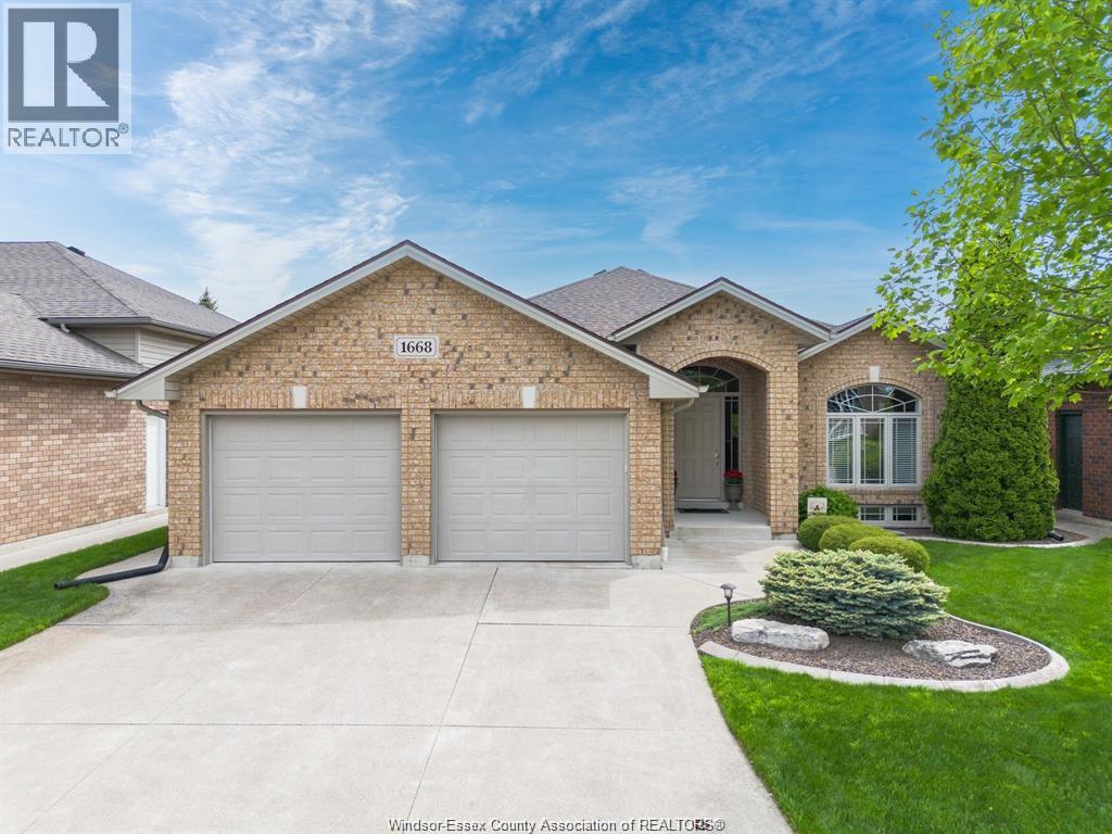 MLS# 25023846: 1668 MAGNOLIA AVENUE, Windsor, Canada