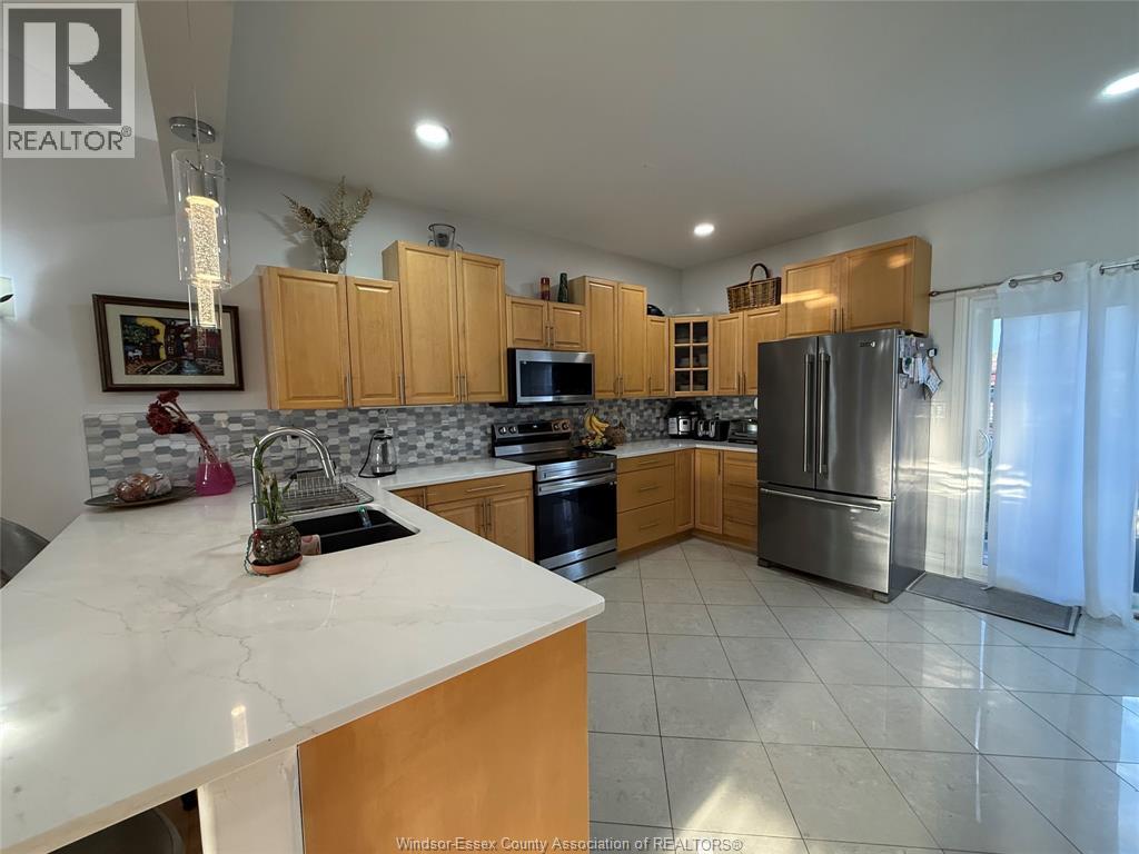 4892 Barcelona Crescent, Windsor, Ontario  N9G 3G1 - Photo 5 - 25023789