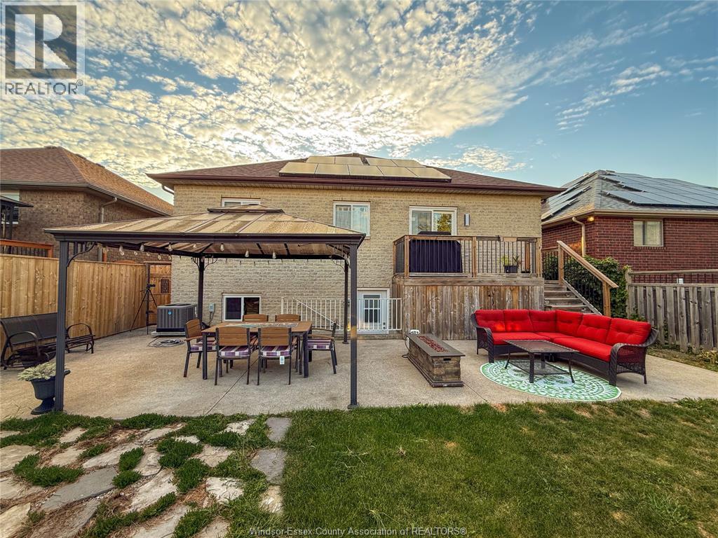 4892 Barcelona Crescent, Windsor, Ontario  N9G 3G1 - Photo 2 - 25023789